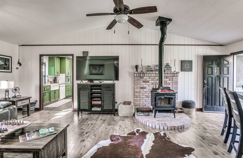 Ahwahnee House | Mountain Home Near Yosemite w/Well-Being Retreat!