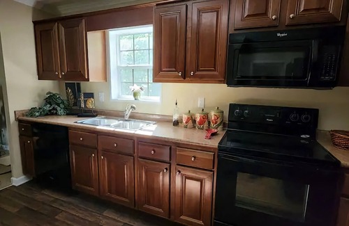 Pikeville House | Mountain Home, PET FRIENDLY! Anderson Farms@Fall Creek Falls State Park