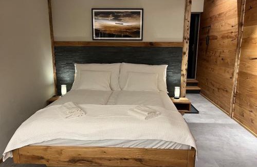 Boenigen Apartment | Mountain Homes -Base Camp Studio