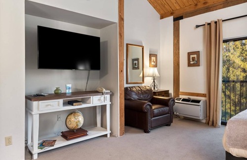 Wintergreen Condo | Mountain Inn Studio 53 with Wintergreen Advantage