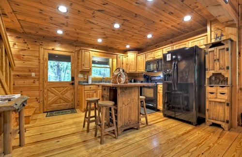 Blue Ridge Cabin | Mountain Lake Delight | Pet Friendly | Hot Tub