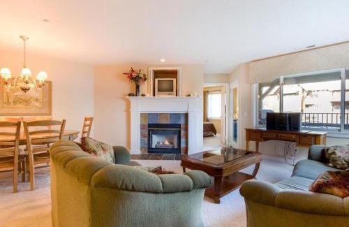 Coeur d'Alene Apartment | Mountain Lake Getaway (B101)