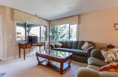 Coeur d'Alene Apartment | Mountain Lake Getaway (B101)