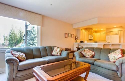Coeur d'Alene Apartment | Mountain Lake Getaway (B101)
