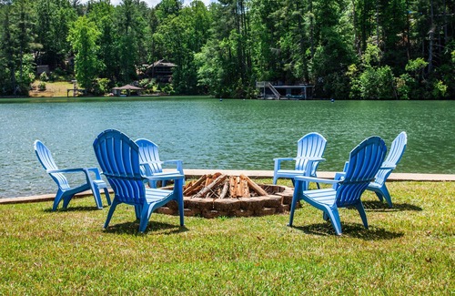 Tamassee House | Mountain Lake Retreat at Lake Cherokee