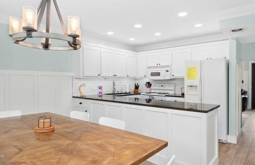 Lake Lure House | Mountain Lake Townhome in Golf Resort for 8