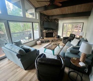 Crestline House | Mountain Lakehouse