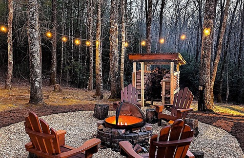Brasstown Cabin | Mountain Laurel Cabin, Private Acre Size Pond, Folk School, Fishing, Dish,WiFi