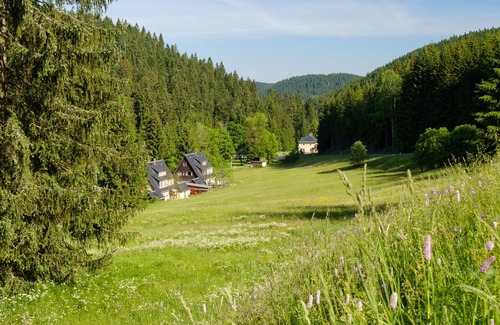 Eibenstock Ski Chalet | Mountain Lodge "Altes Zollhaus" in the Erzgebirge Nature Park