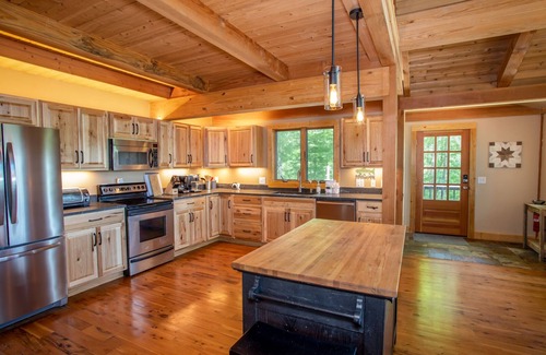 Todd Cabin | Mountain Lodge With Picturesque Views