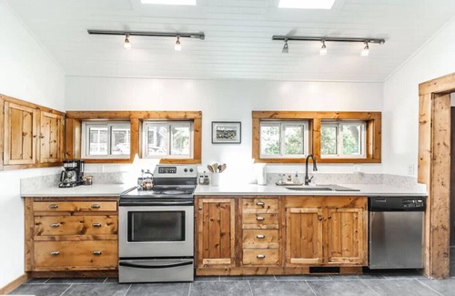 Woodfin House | Mountain Majesty: Luxe Lodge on 4 Acres, Asheville