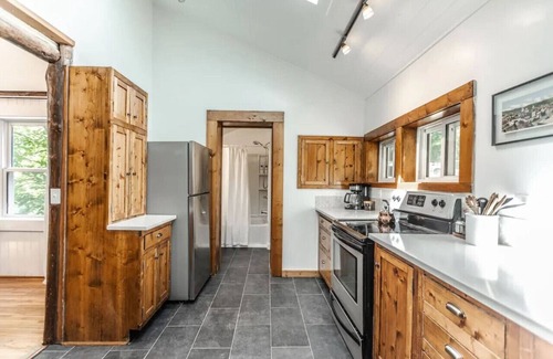 Woodfin House | Mountain Majesty: Luxe Lodge on 4 Acres, Asheville