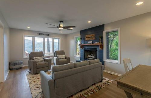 Afton House | Mountain Mama- Amazing Views! + Hot Tub!