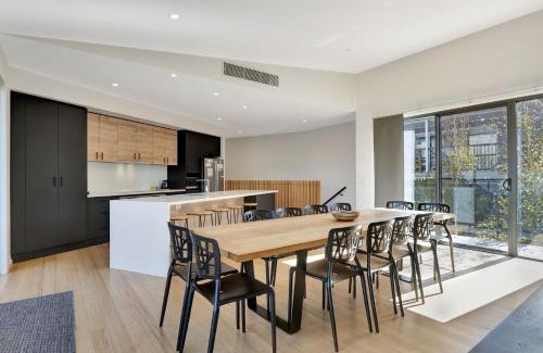 Bright House | Mountain Mist Retreat - 5 Bedrooms