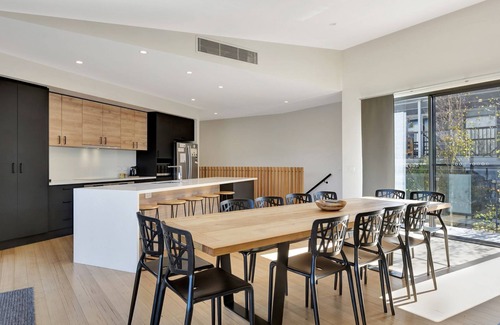 Bright House | Mountain Mist Retreat - 6 Bedrooms