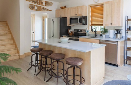 Wilmington House | Mountain Modern Home on Lake Everest! Only 3 miles to Whiteface!