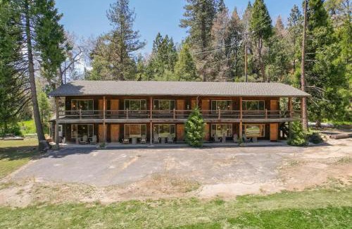 Springville House | Mountain Nook CN Lodge #4