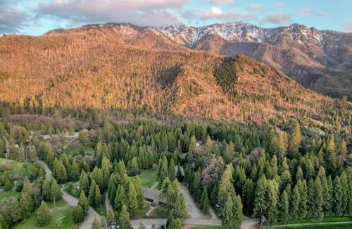 Springville House | Mountain Nook CN Lodge #4