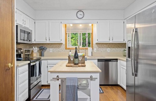 Pocono Summit House | Mountain Oasis, Hot Tub, Game Room, Fire Pit