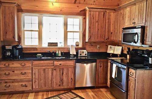 Almond Cabin | Mountain Oasis Luxurious w/5 Star Amenities!