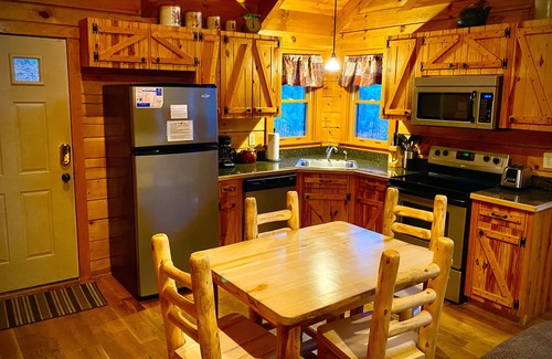 Stanardsville Cabin | Mountain Paradise | 1 Bed, 2 Bath