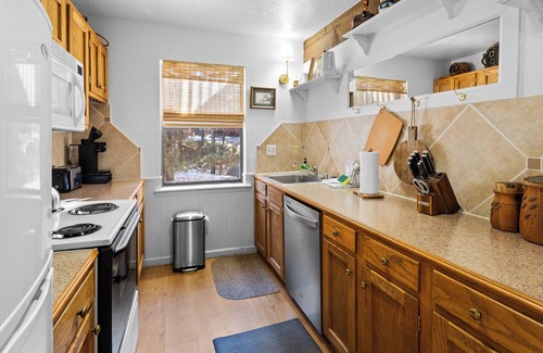 Angel Fire Condo | 'Mountain Pines Retreat' 2-bedroom condo with WiFi in Angel Fire