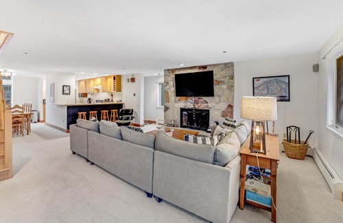 Stratton Mountain House | Mountain Reach 46