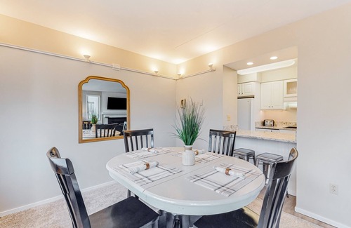 Warren Condo | Mountain resort condo with pools, tennis, sauna, gym, fireplace, & ski shuttle