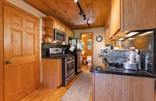 Blowing Rock Cabin | Mountain Retreat in Blowing Rock
