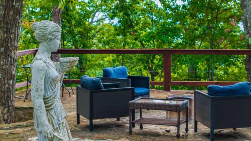 Mentone House | Mountain Retreat Ruby's Roost House