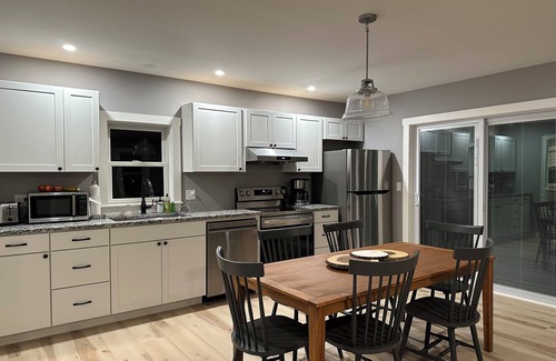 Littleton House | Mountain Retreat-Scenic Views-Charming 3-bedroom House-WiFi, AC, Family Room