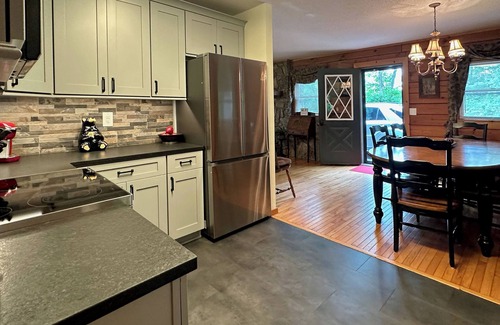 Sylva Cabin | Mountain Ridge- Peaceful Cabin Close to WCU & River Access w/Great Views!