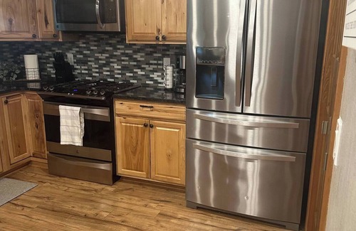 Eagle River House | Mountain & River Views, 7 P Hot Tub, 4 Patios, 4 Bedrooms, 2+ Baths, Cozy FP