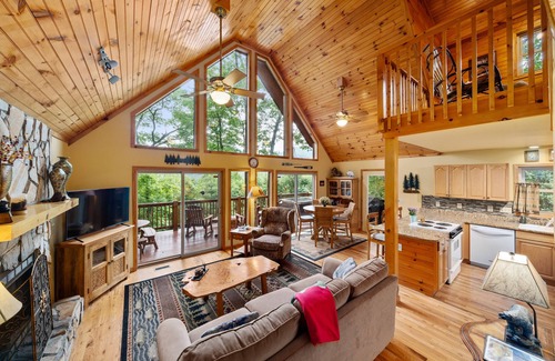 Maggie Valley Cabin | Mountain Serenity: Secluded Treehouse Retreat w/Hot Tub & Breathtaking Views!