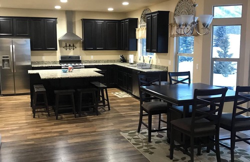 Mountain Green House | Mountain setting with magnificent views of Wasatch Peaks 30 min drive to SLC!