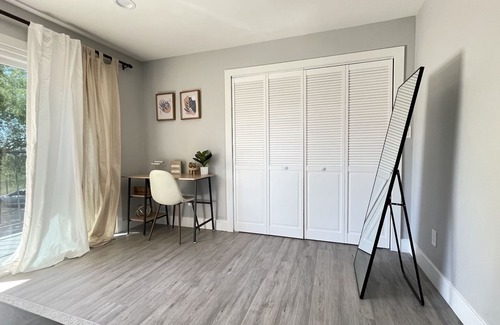 Bakersfield Condo | Mountain side retreat w/ floor to ceiling windows!
