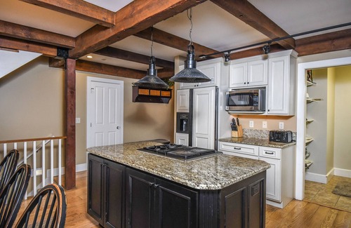 Swanton House | Mountain Splendor | Great Location, Amenities!