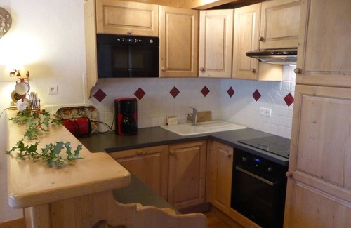 Beaufort Apartment | Mountain-style triplex 12 pers, private box, garage, balcony, close to amenities