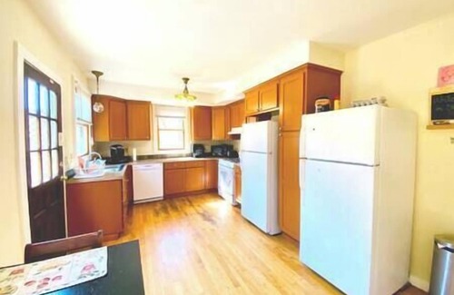 Springfield Apartment | Mountain Suite - The Annex