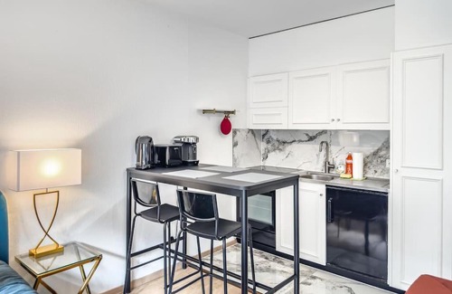 Veytaux Apartment | Mountain Sunrise Studio