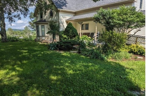 Bucksport House | Mountain Sunrise Views at The Narramissic Manor House