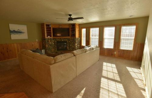 McCall House | Mountain Therapy by Casago McCall - Donerightmanagement