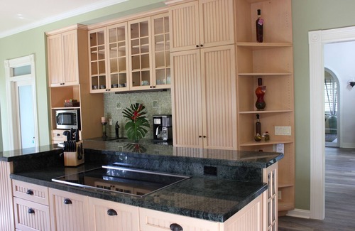 Kailua-Kona House | Mountain Thunder Coffee Plantation Retreat with FREE 4x4 Tour