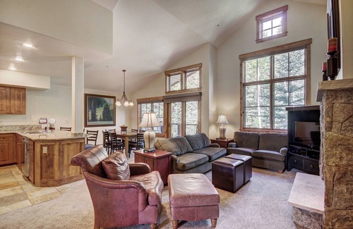 Breckenridge Condo | Mountain Thunder Lodge