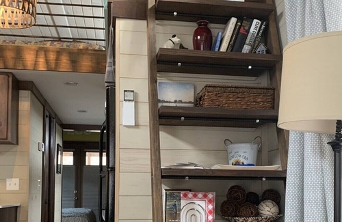 Upward House | Mountain Tiny House Retreat on the Pond