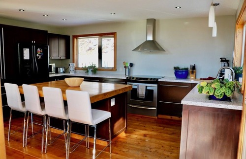 Central Okanagan House | Mountain Top Paradise
