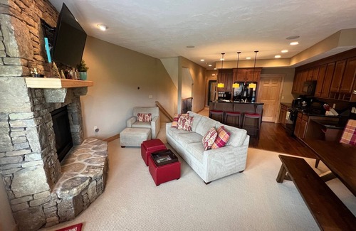 Champion House | Mountain top spacious townhome in 7 Springs Southwind