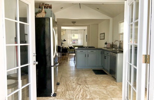 East Colorado Springs House | ☆ Mountain Topaz Getaway☆ Private Home Near Downtown, New Luxury Shower