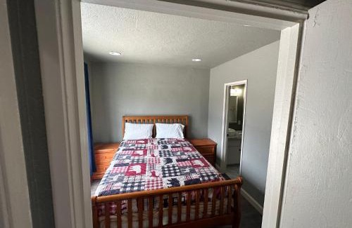 Oakhurst Cabin | Mountain Trail Lodge and Vacation Rentals