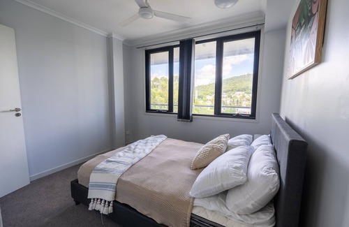 Mount Gravatt East Apartment | Mountain View Serenity Apartment - Great Location, Fully furnished w Amenities